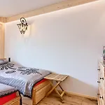 Apartament Zakopane Utrzymany W Stylu Goralskiej Chaty