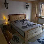 Apartament Zakopane Utrzymany W Stylu Goralskiej Chaty